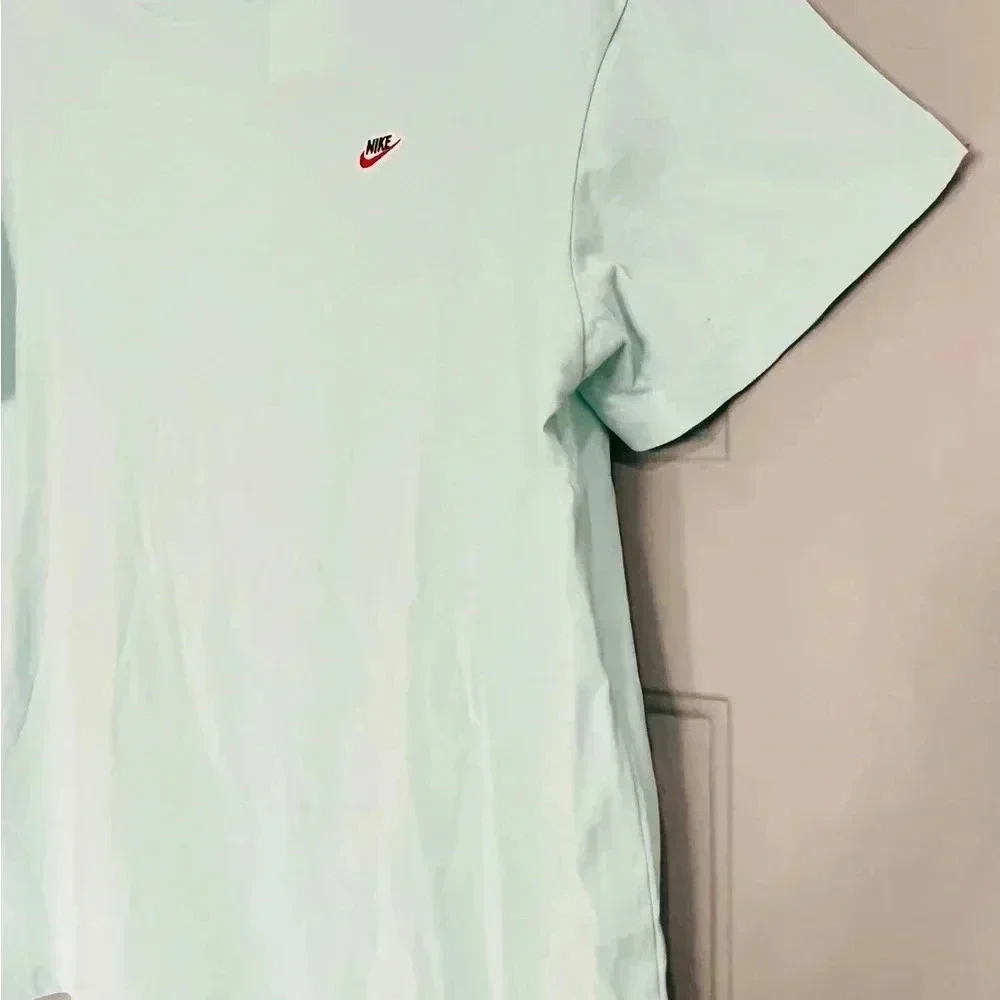 Nike Sportswear women’s T-shirt size XL DZ4685-315